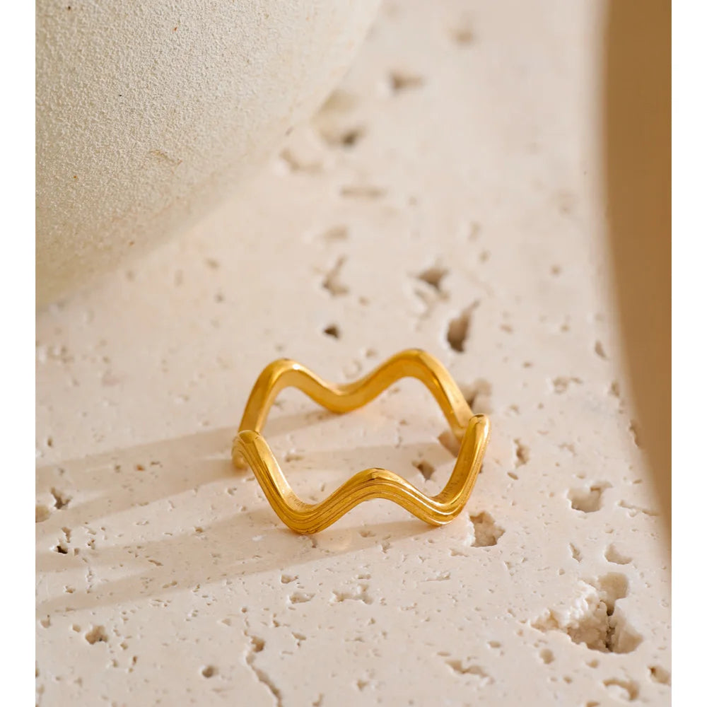 Wavy Ring